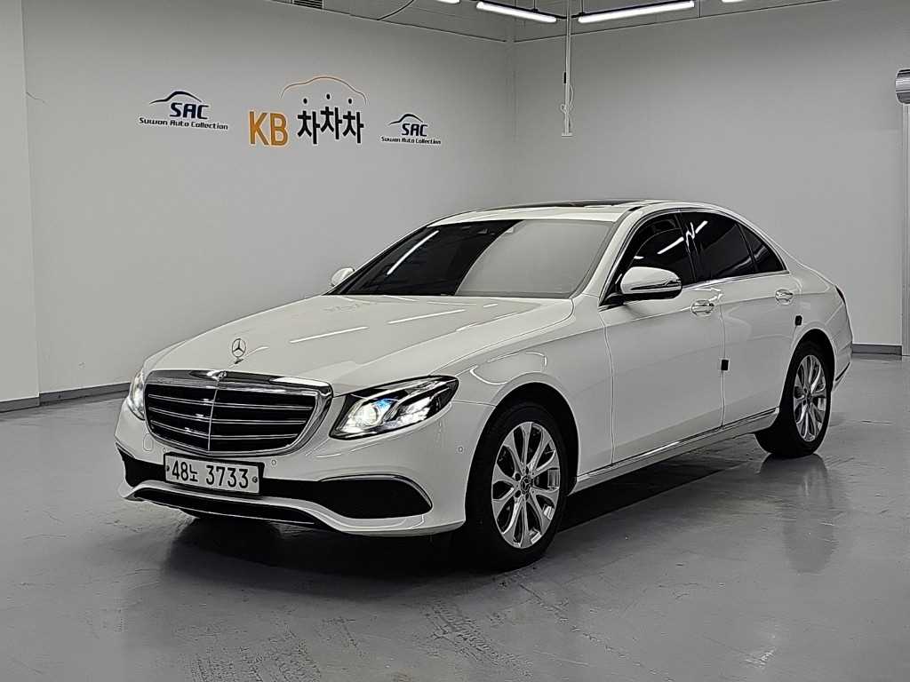 벤츠 E 클래스 E220d 아방가르드 사진