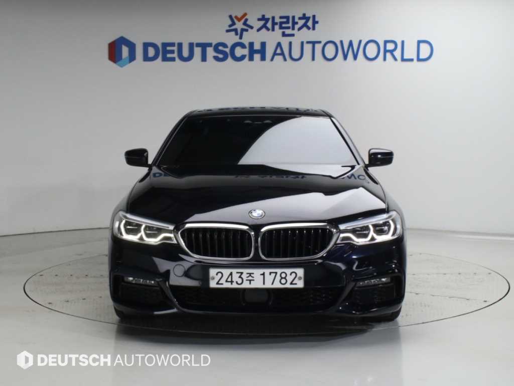 BMW 5시리즈 530i xDrive M 스포츠 플러스 사진