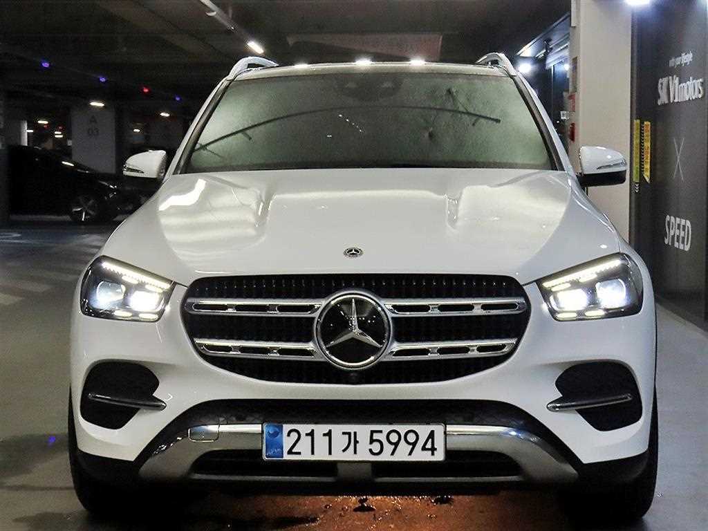 벤츠 GLE 클래스 GLE 300d 4MATIC 사진 2/20