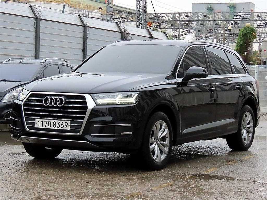 아우디 Q7 45 TFSI 콰트로 사진 2/20