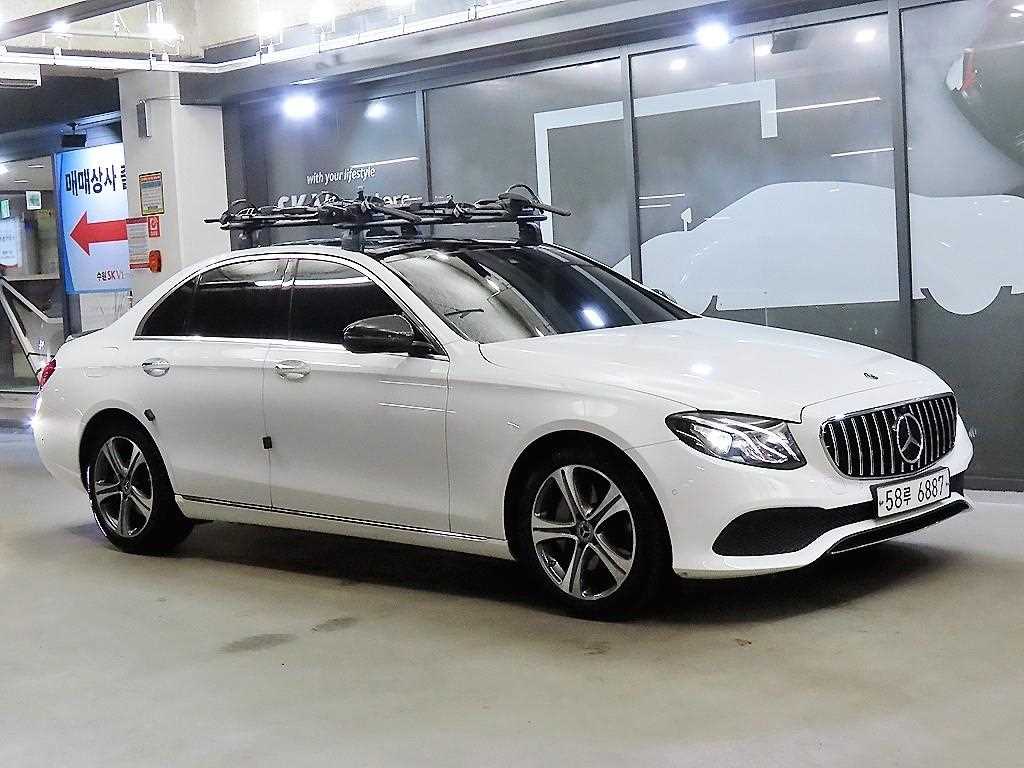벤츠 E 클래스 E300 아방가르드 사진