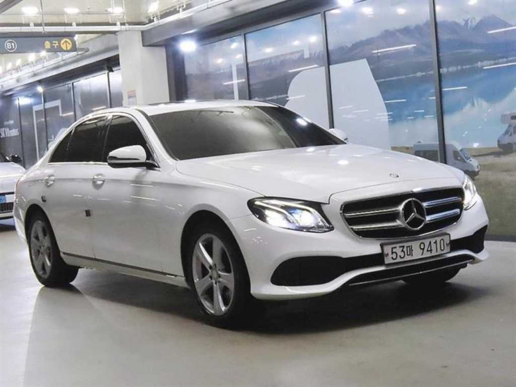벤츠 E 클래스 E220d 아방가르드 사진