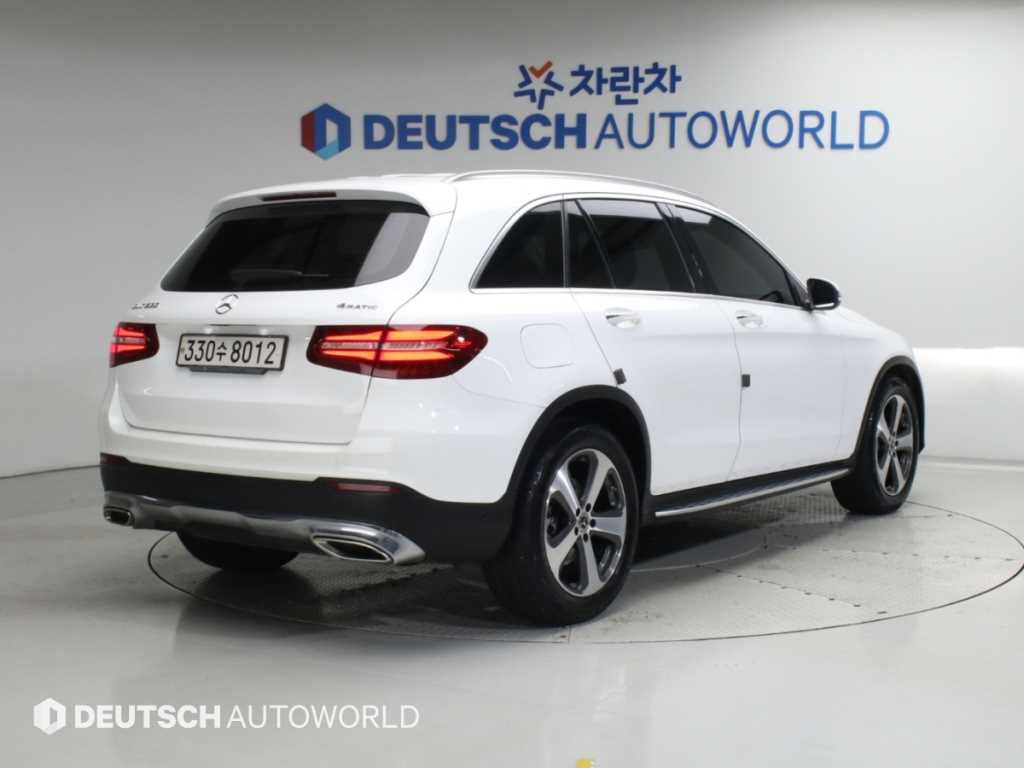 벤츠 GLC 클래스 GLC 300 4MATIC 사진 2/20