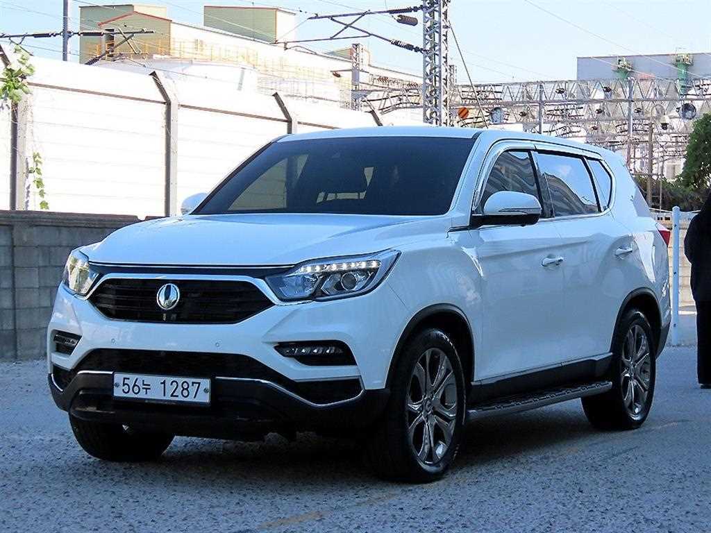 KGM 렉스턴 디젤 2.2 4WD 럭셔리 사진 2/20