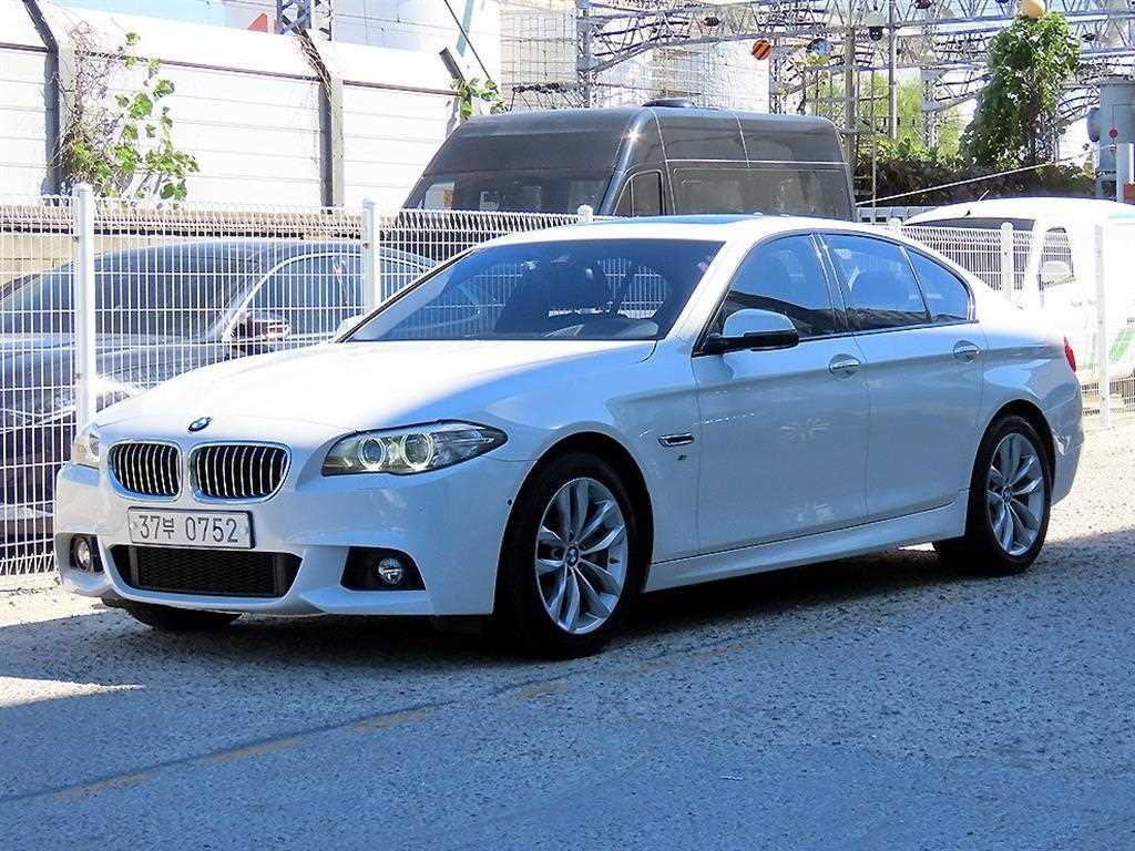 BMW 5시리즈 528i xDrive M 에어로 다이나믹 사진 2/20