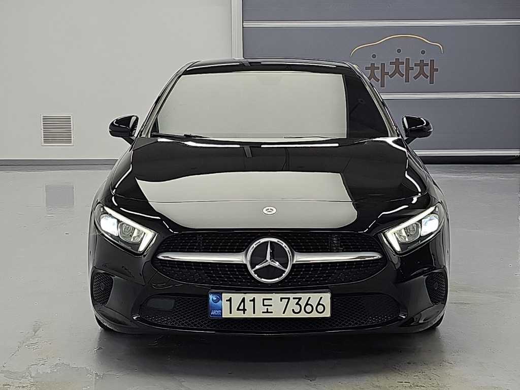 벤츠 A 클래스 A220 세단 사진 2/19