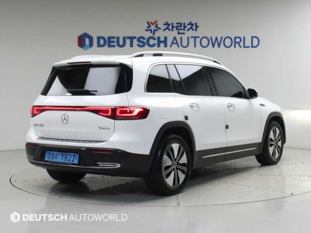 벤츠 EQB 300 4MATIC AMG 라인 사진 2/20