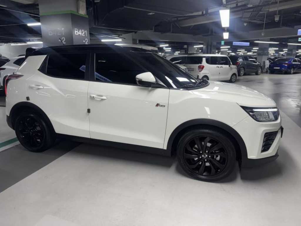 KGM 티볼리 2WD 가솔린 1.5 V5 사진 2/14
