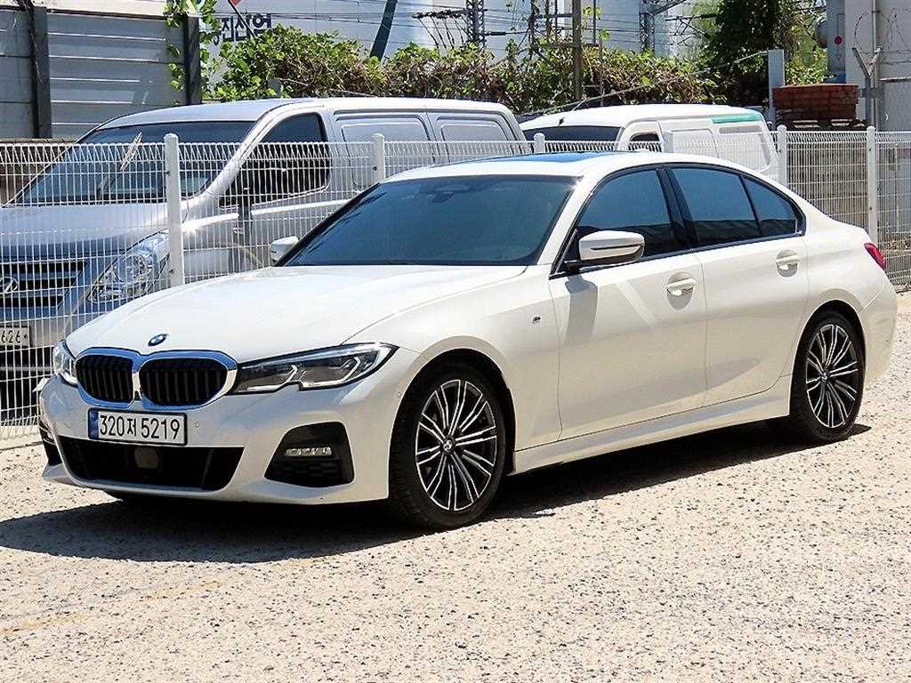 BMW 3시리즈 320i M 스포츠 사진 2/20