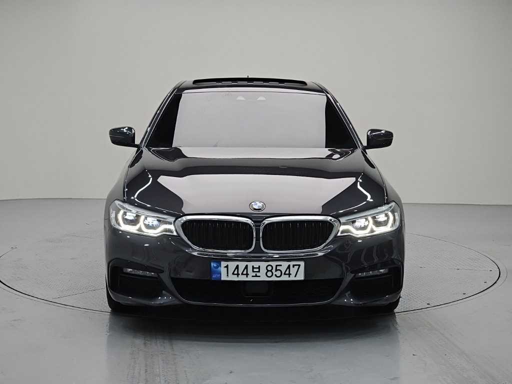 BMW 5시리즈 530e M 스포츠 사진 2/19