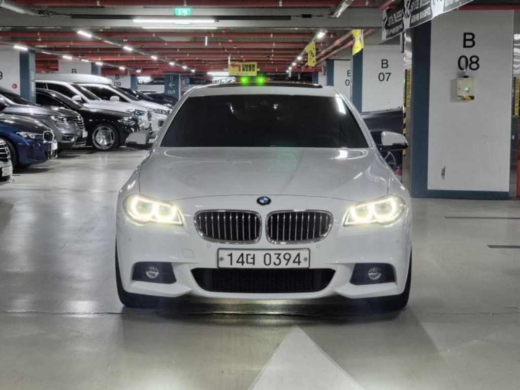 BMW 5시리즈 520d xDrive M 에어로다이나믹 사진
