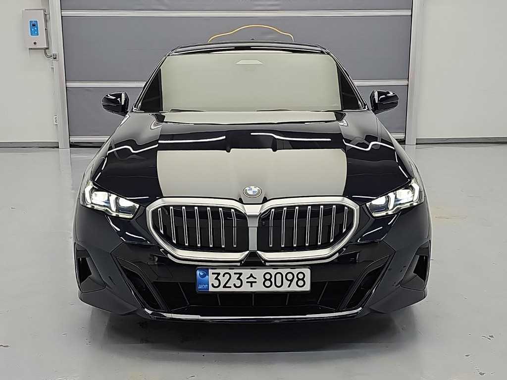 BMW 5시리즈 520i M 스포츠 사진 2/19