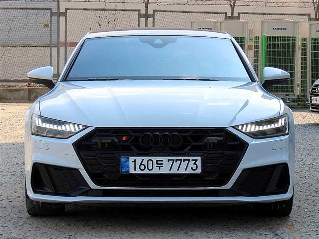 아우디 A7 55 TFSI 콰트로 프리미엄 사진