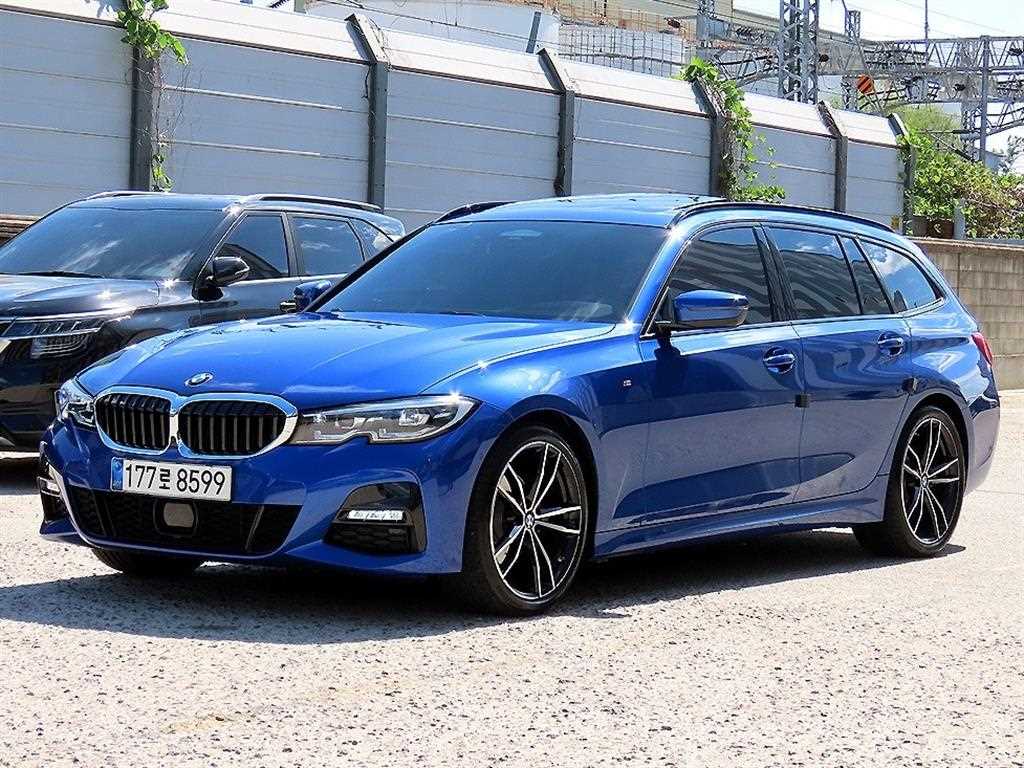 BMW 3시리즈 320d 투어링 M 스포츠 사진 2/20