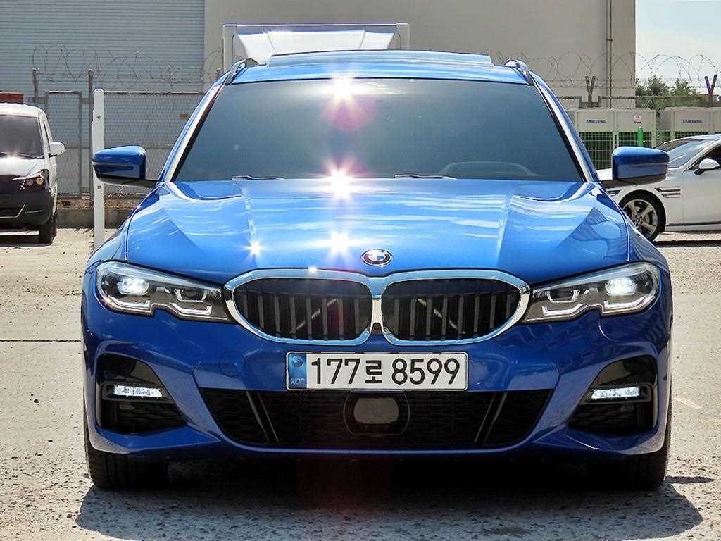 BMW 3시리즈 320d 투어링 M 스포츠 사진