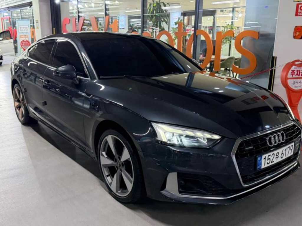 아우디 A5 40 TFSI 콰트로 스포트백 사진 2/20