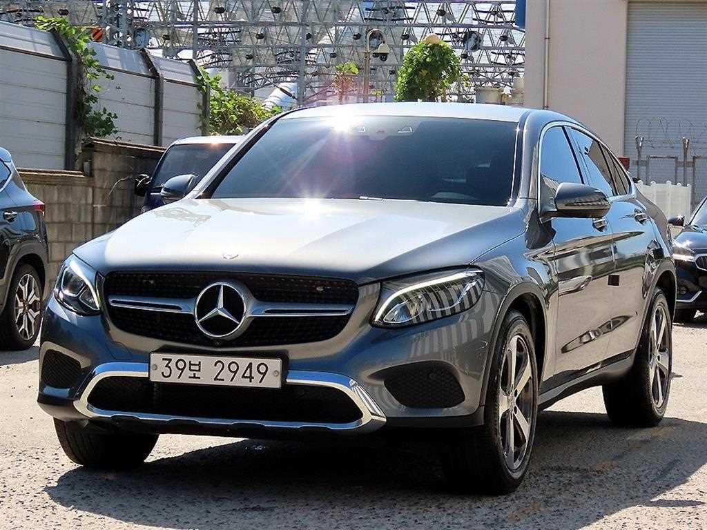 벤츠 GLC 클래스 GLC 300 4MATIC 쿠페 사진 2/20