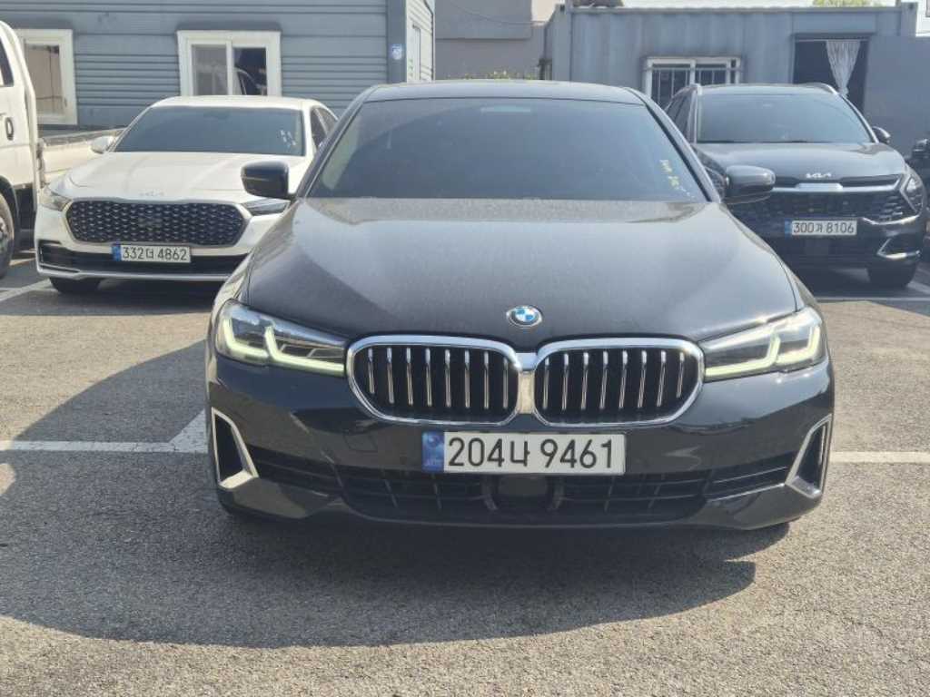 BMW 5시리즈 520i M 스포츠 사진
