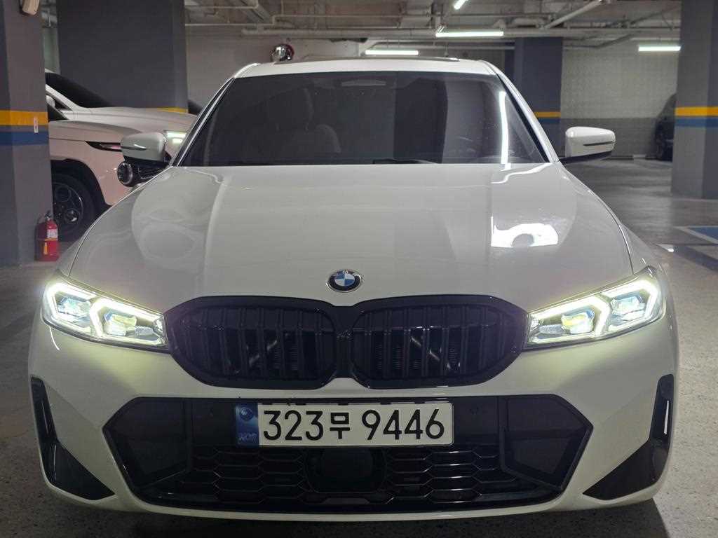 BMW 3시리즈 320i M 스포츠 사진
