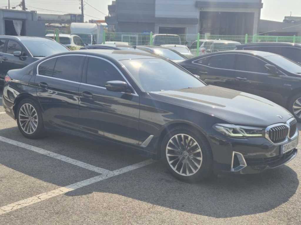 BMW 5시리즈 520i M 스포츠 사진 2/16