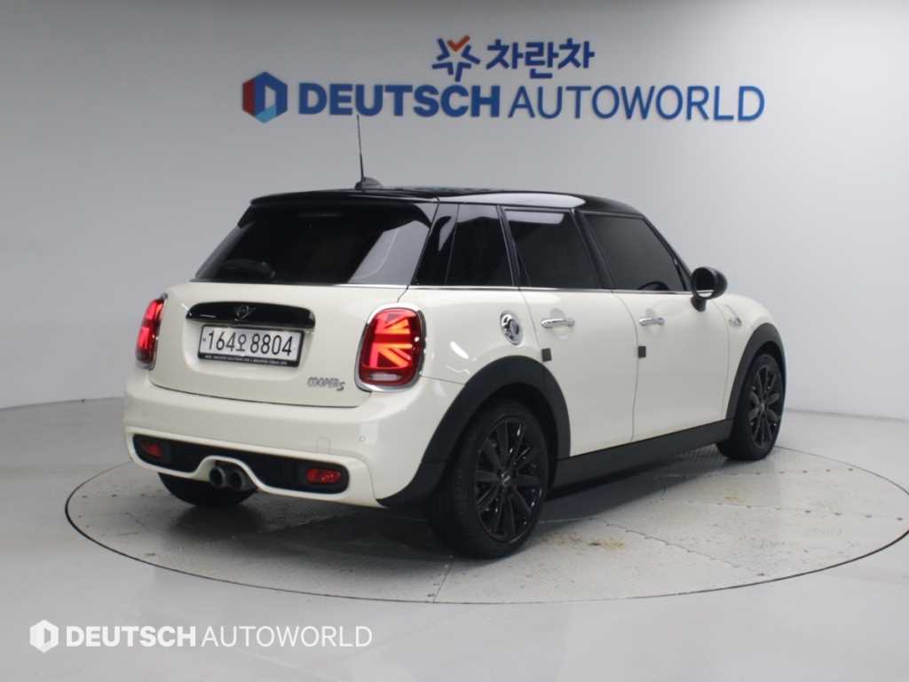 MINI 쿠퍼 5도어 기본형 사진 2/20