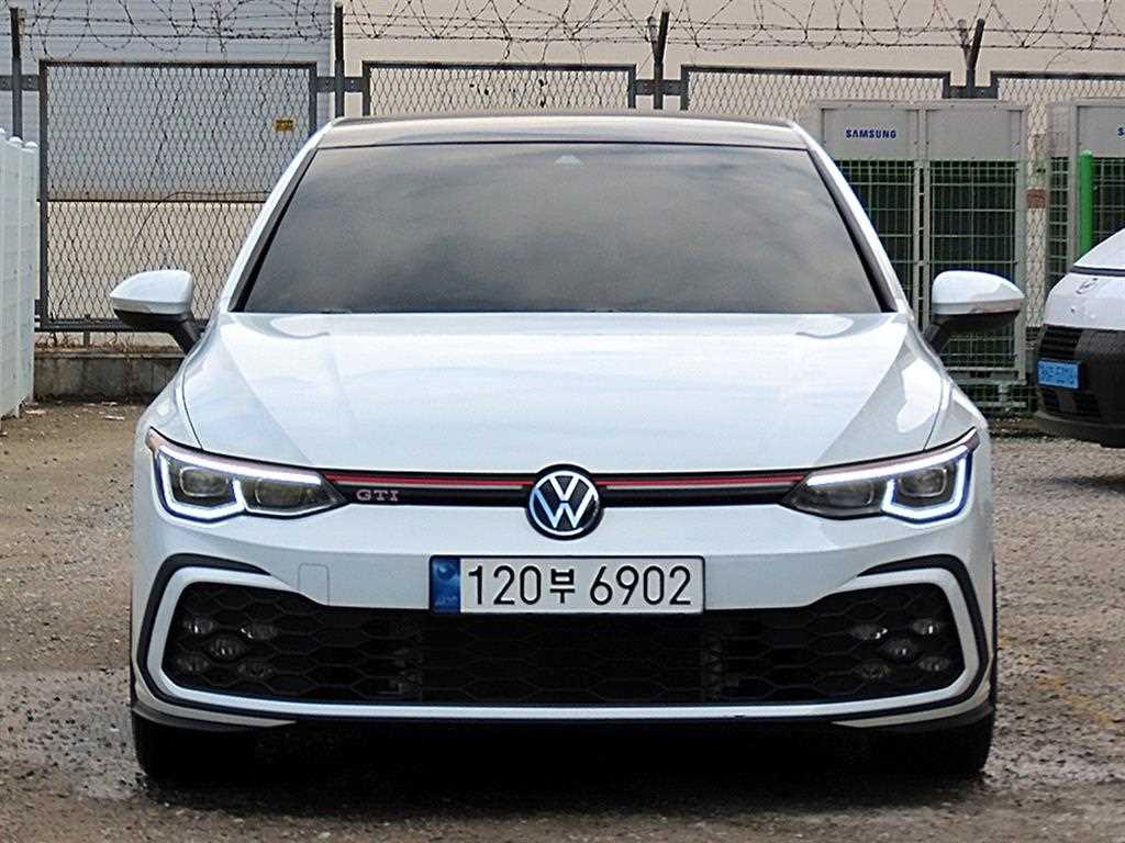 폭스바겐 골프 2.0 GTI 사진