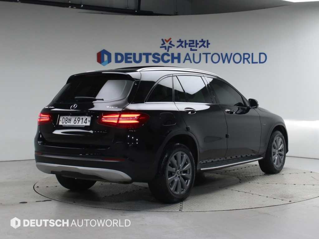 벤츠 GLC 클래스 GLC 350 e 4MATIC 사진 2/20