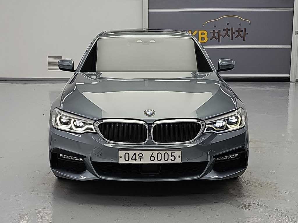 BMW 5시리즈 530i M 스포츠 플러스 사진 2/19