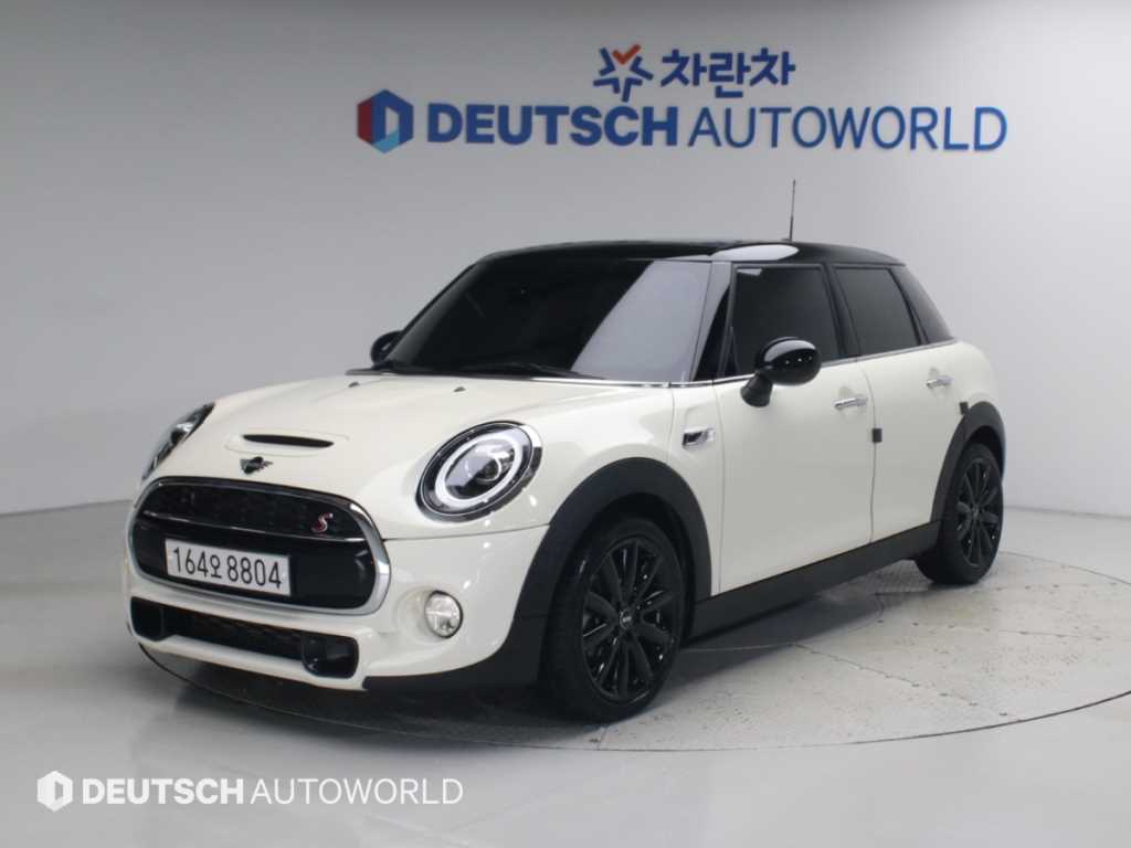 MINI 쿠퍼 5도어 기본형 사진