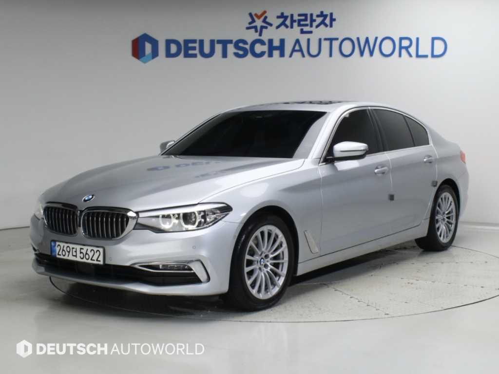 BMW 5시리즈 520i 럭셔리 사진
