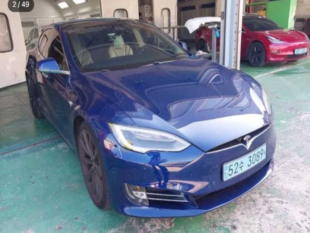 테슬라 모델 S 90D 사진 2/14