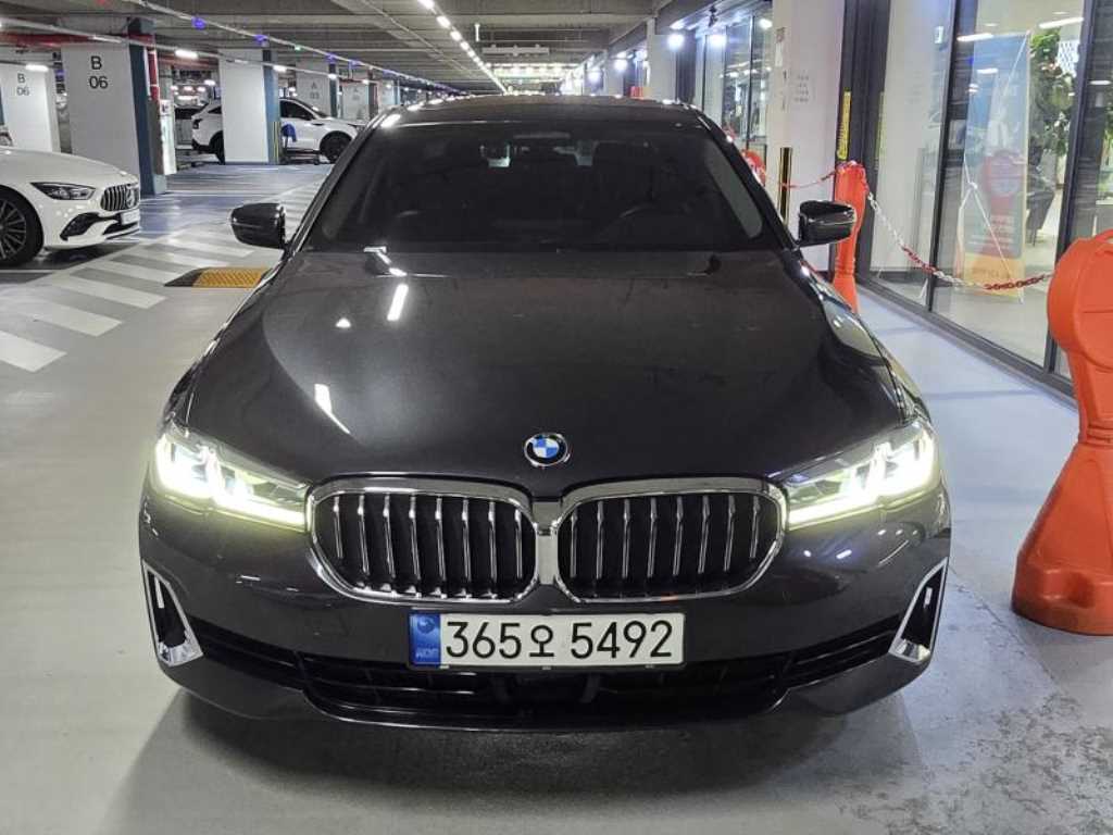 BMW 5시리즈 523d 럭셔리 사진