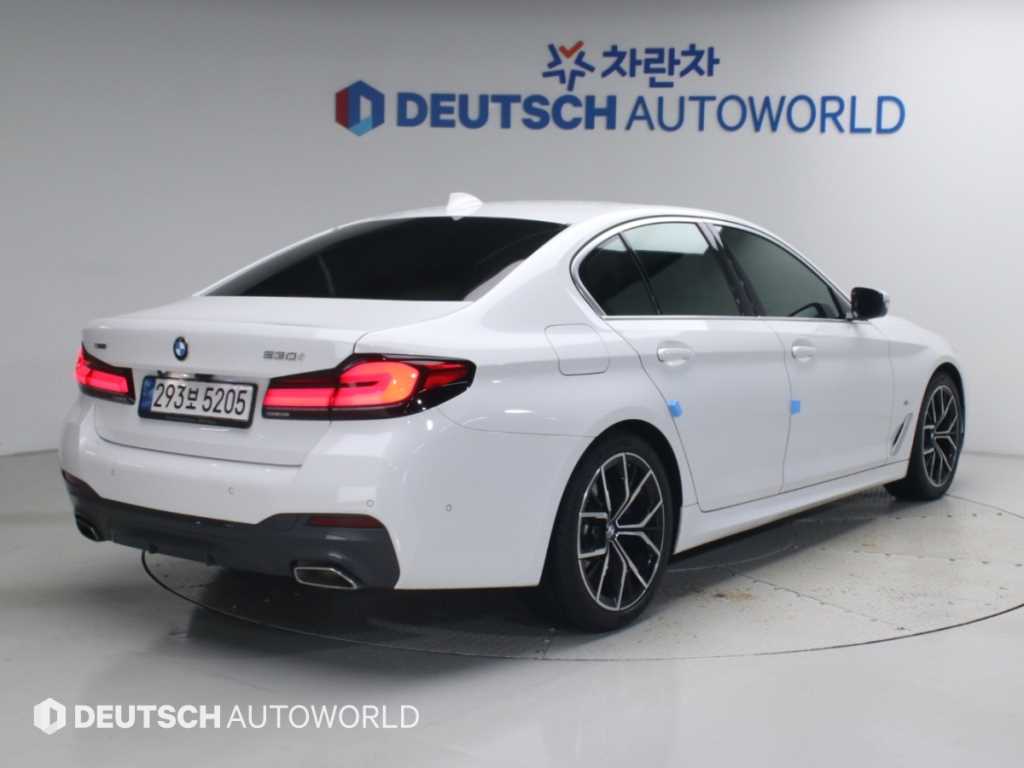 BMW 5시리즈 530i xDrive M 스포츠 사진 2/20
