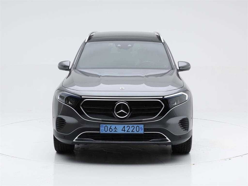 벤츠 EQB 300 4MATIC AMG 라인 사진 2/20