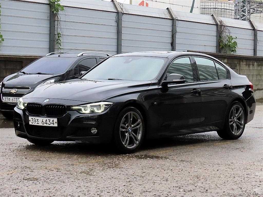 BMW 3시리즈 320d M 스포츠 쉐도우 사진 2/20
