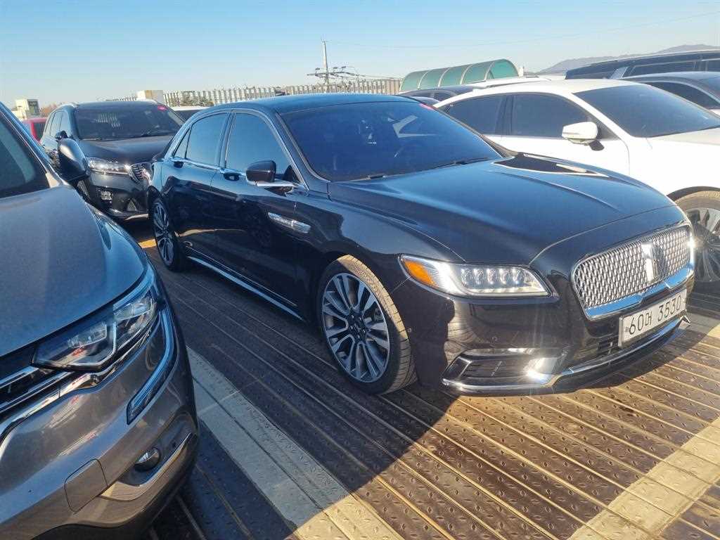 링컨 컨티넨탈 3.0 AWD 사진 2/14
