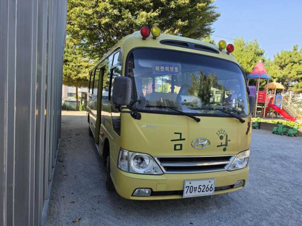 현대 뉴카운티 장축 어린이 39인승 사진