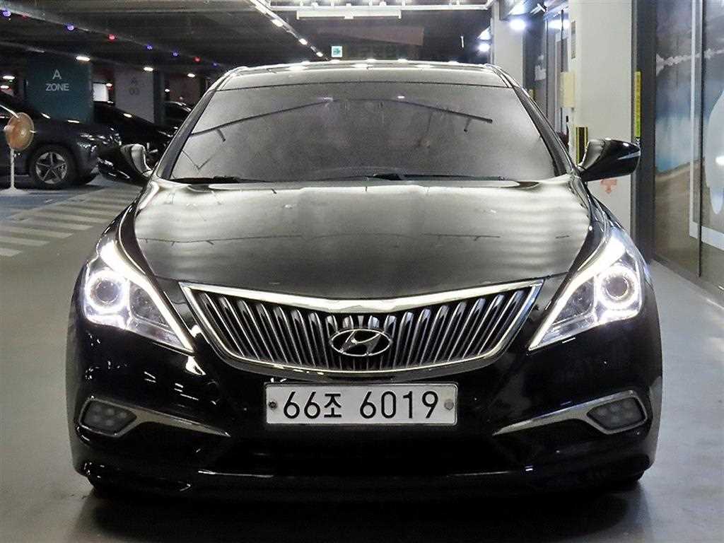 현대 그랜저 HG220 PREMIUM 컬렉션 사진 2/20