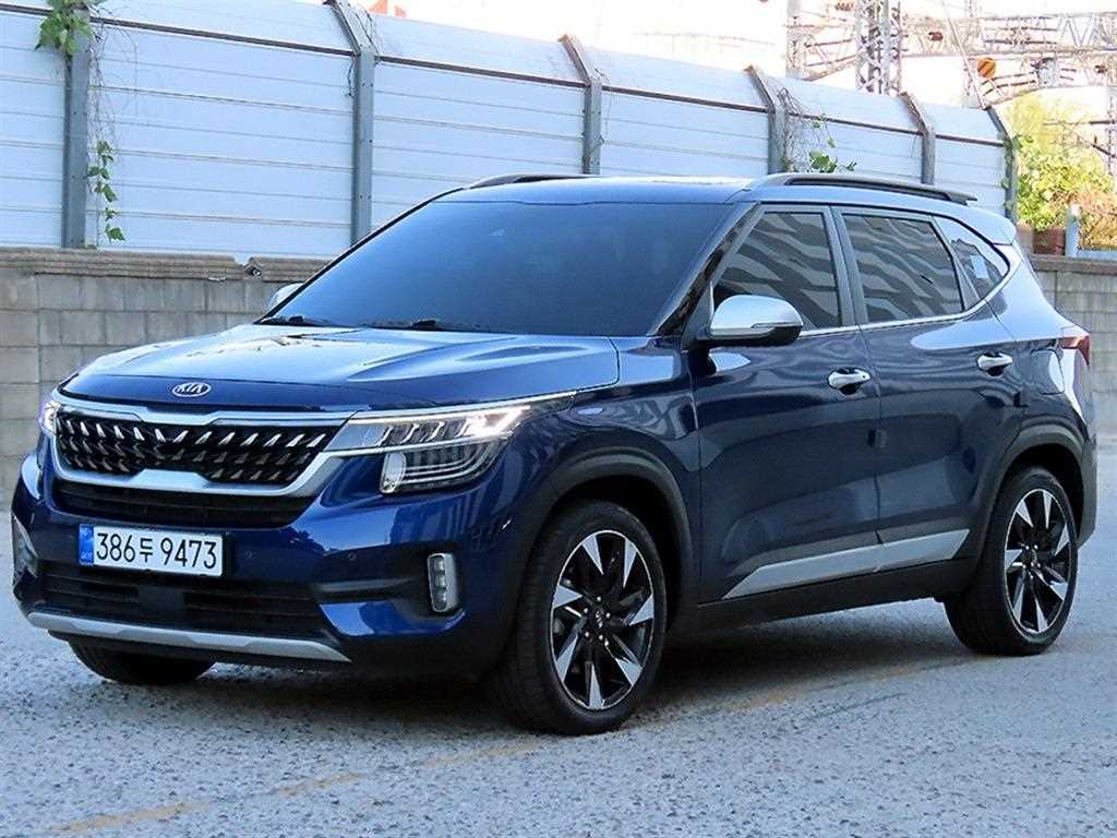기아 셀토스 가솔린 1.6 터보 4WD 시그니처 사진 2/20
