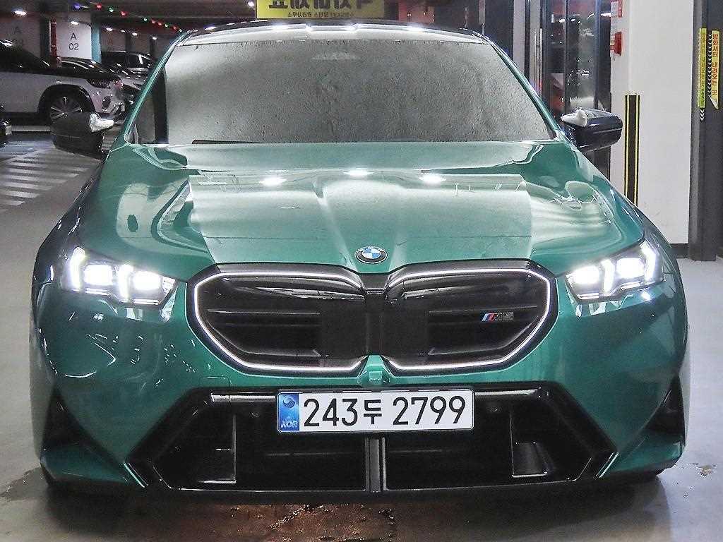 BMW 5시리즈 M5 세단 사진 2/20