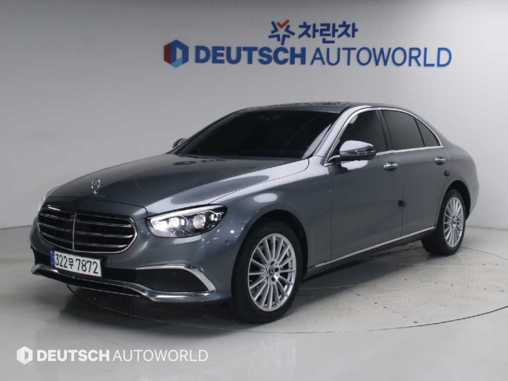벤츠 E 클래스 E220d 4MATIC AMG라인 사진 2/20