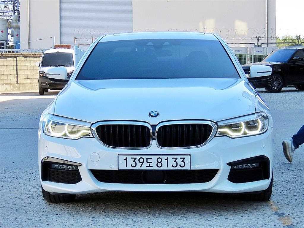BMW 5시리즈 530i M 스포츠 플러스 사진