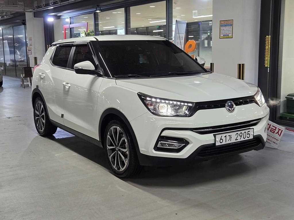 KGM 티볼리 2WD 가솔린 VX 사진 2/20