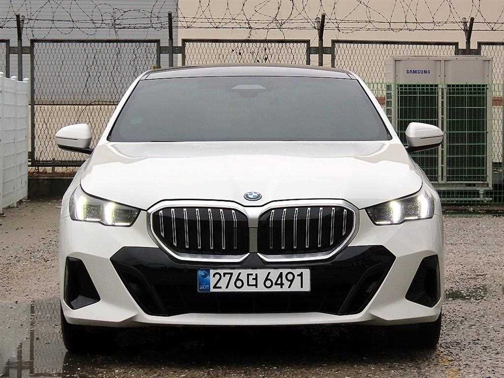 BMW 5시리즈 530e xDrive 사진