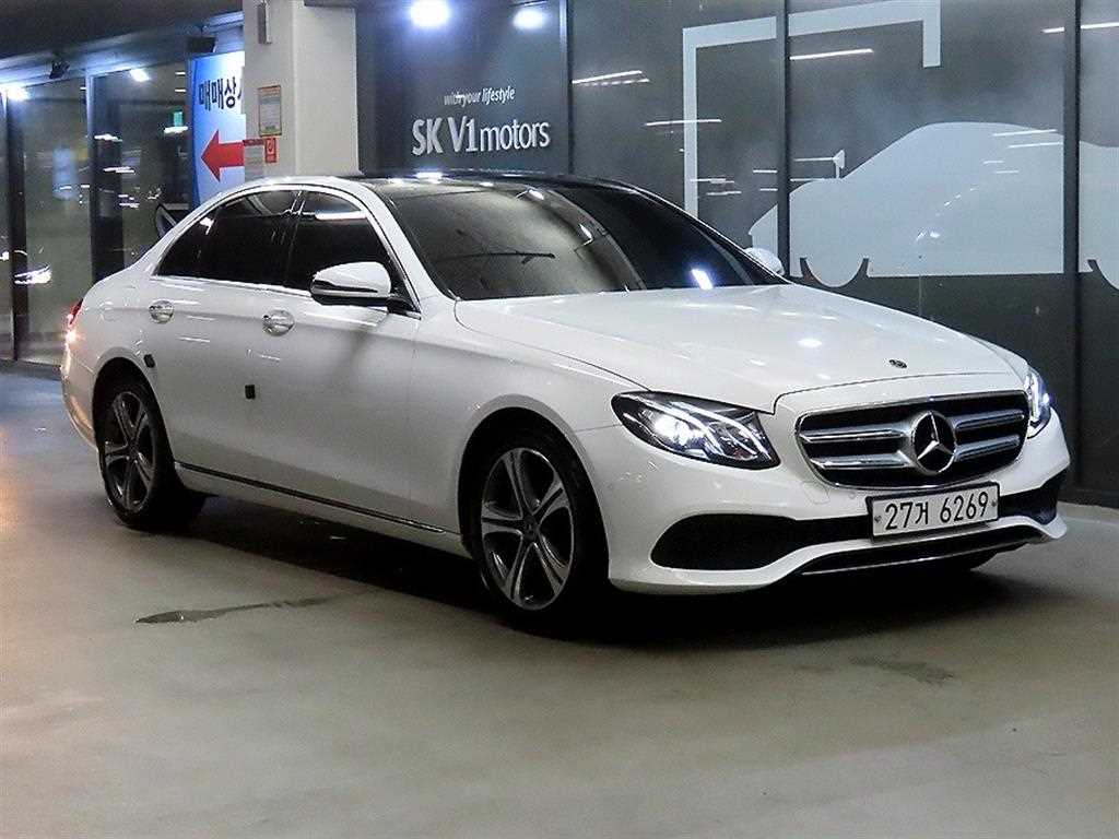 벤츠 E 클래스 E300 아방가르드 사진