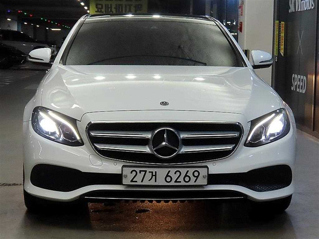 벤츠 E 클래스 E300 아방가르드 사진 2/20