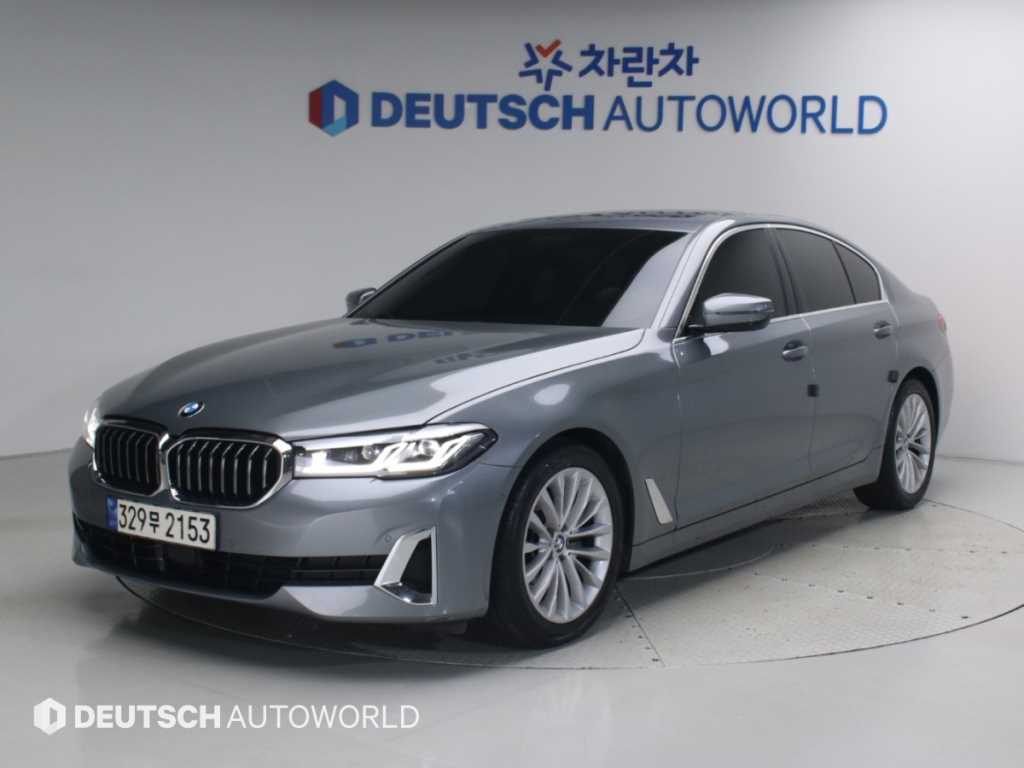 BMW 5시리즈 520i M 스포츠 사진