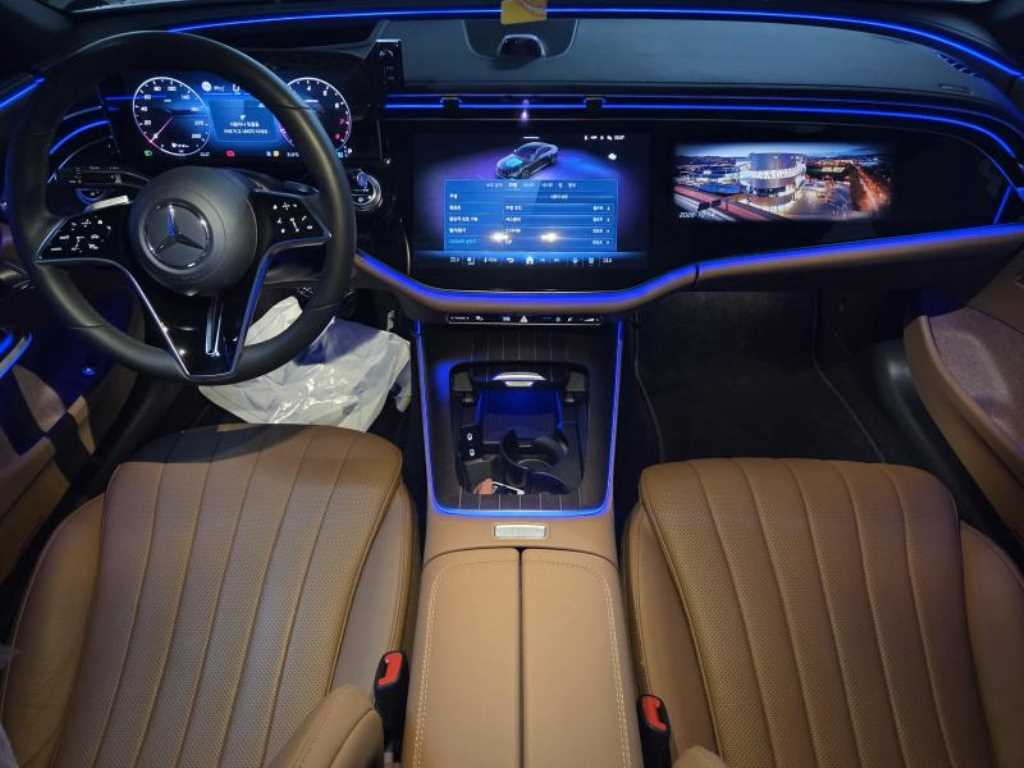 벤츠 E 클래스 E300 4MATIC 익스클루시브 사진