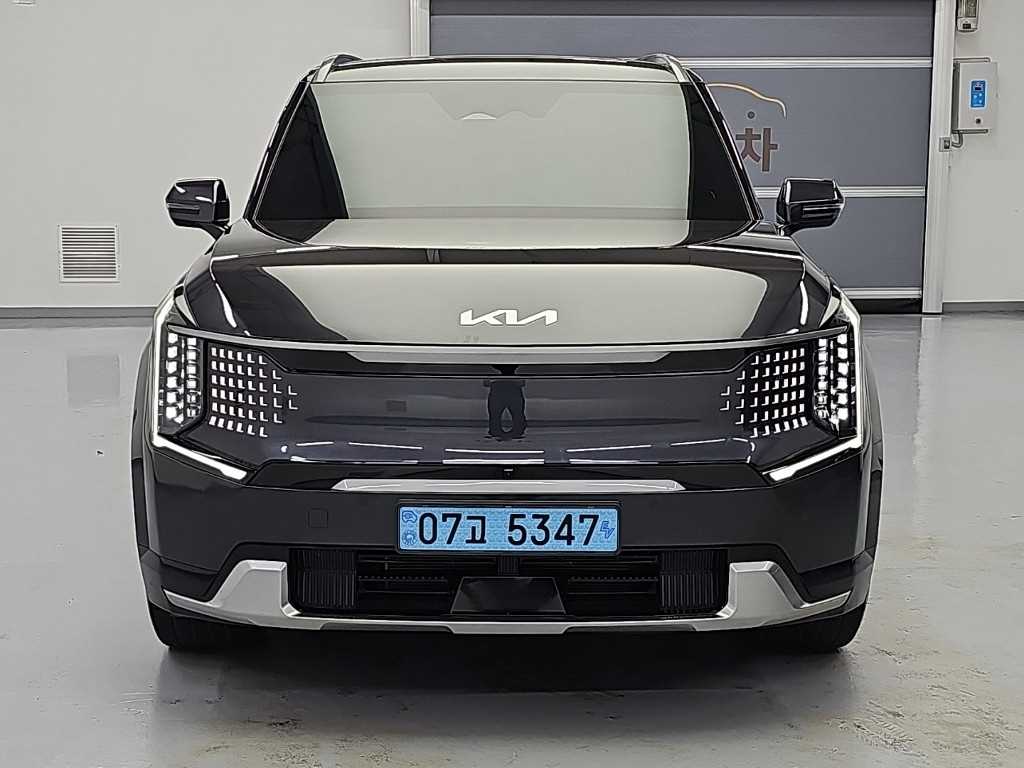 기아 EV9 롱레인지 4WD 어스 사진 2/20
