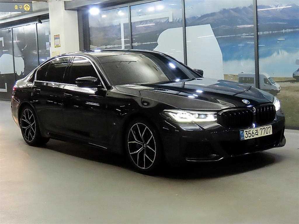 BMW 5시리즈 530i M 스포츠 사진